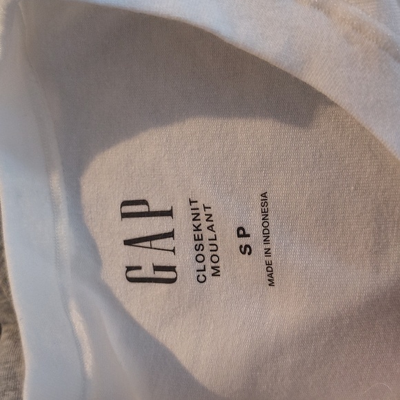 Gap's CloseKnit Jersey T-Shirt - Picture 7 of 8